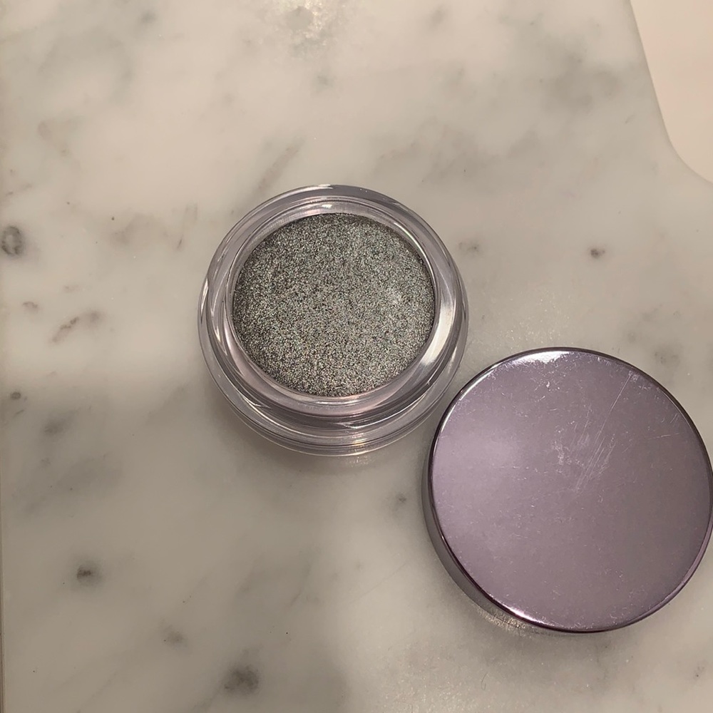 Clarins Ombre Iridescente in 10 Silver Grey Eyeshadow